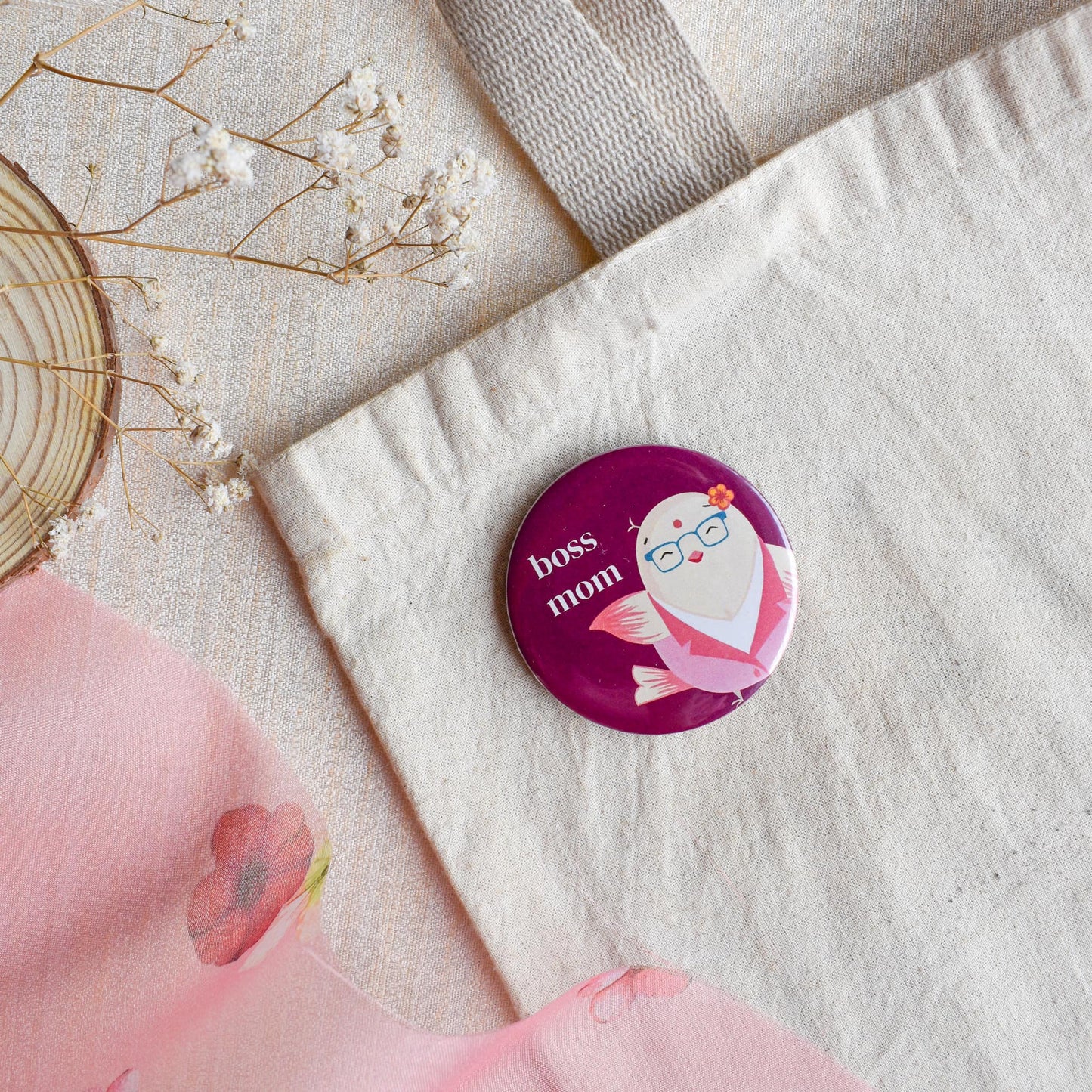 Pin badges for bag with cute sparrow design on tote