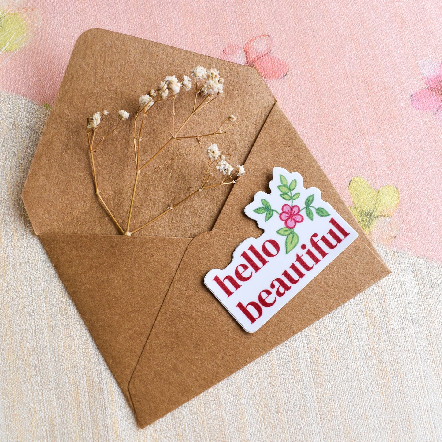 Elegant vinyl sticker for mom on kraft paper envelope