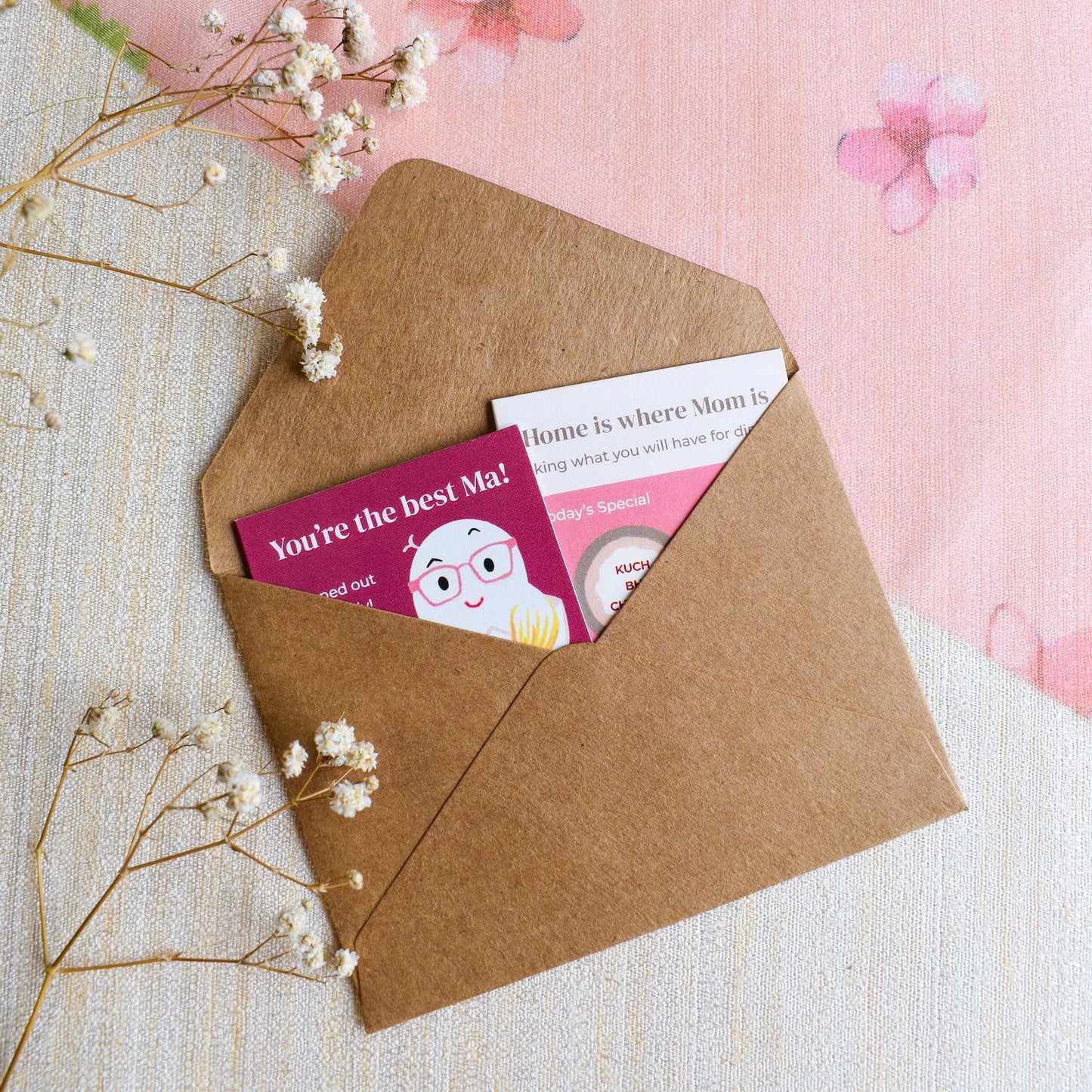 Cute greeting cards for mom in kraft paper envelope